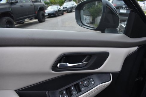 Used 2024 Nissan Rogue SV image 13