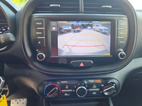 Used 2022 Kia Soul LX w/ Technology Package image 7
