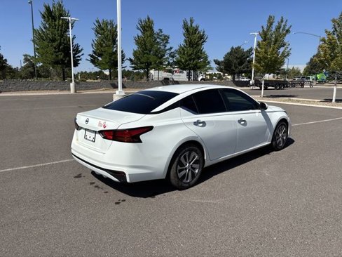 Used 2020 Nissan Altima 2.5 S image 3