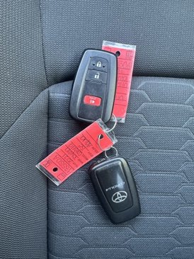 Used 2021 Toyota Corolla SE w/ Carpet Mat Package (TMS) image 32