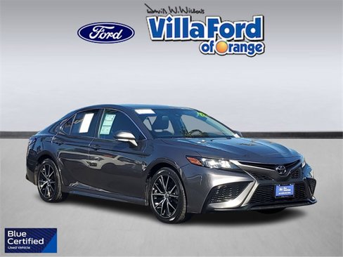 Used 2022 Toyota Camry SE image 1
