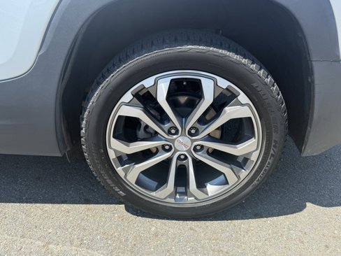 Used 2021 GMC Terrain SLT image 12