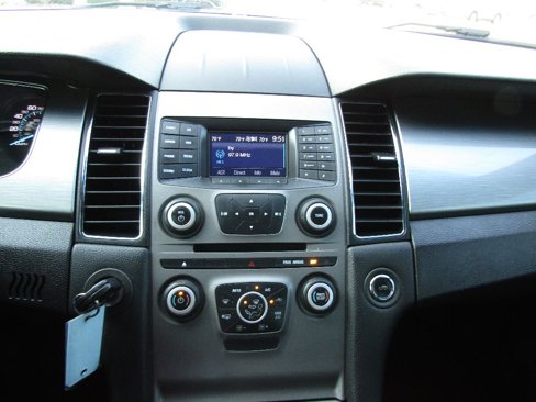 Used 2015 Ford Taurus SEL image 14