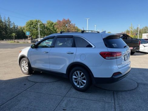 Used 2016 Kia Sorento LX w/ LX Convenience Package image 5