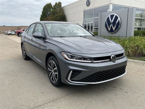 New 2025 Volkswagen Jetta SE image 1