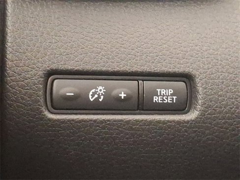 Used 2018 Nissan Rogue SV w/ Premium Package image 24