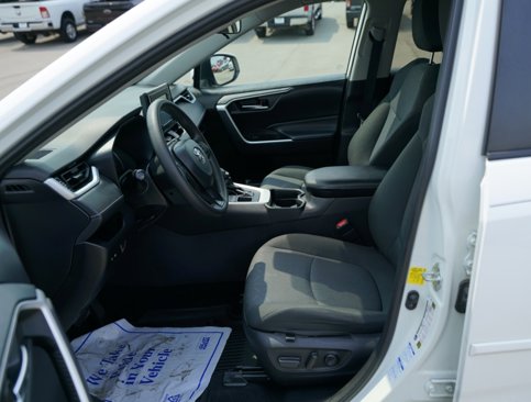 Used 2021 Toyota RAV4 XLE image 23