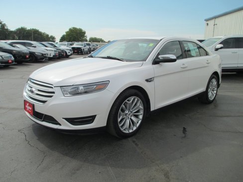 Used 2016 Ford Taurus Limited image 8