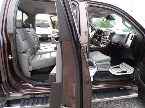 Used 2016 GMC Sierra 2500 SLT w/ Duramax Plus Package image 4