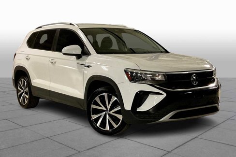 Used 2023 Volkswagen Taos SE image 2