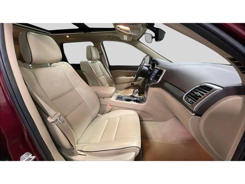 Used 2018 Jeep Grand Cherokee Overland image 16