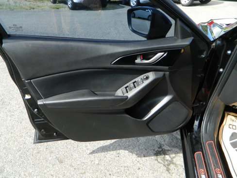 Used 2015 MAZDA MAZDA3 i Sport image 21