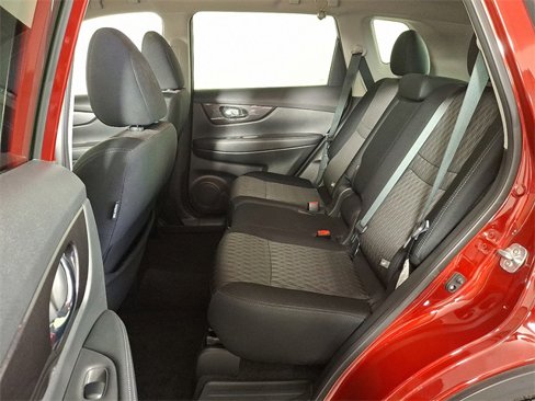 Used 2018 Nissan Rogue SV w/ Premium Package image 14