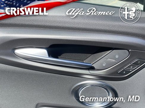 New 2025 Alfa Romeo Tonale w/ Premium Package image 17