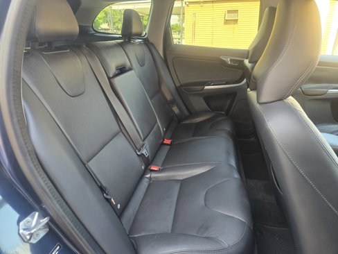 Used 2015 Volvo XC60 T5 Premier w/ Proximity Package image 11