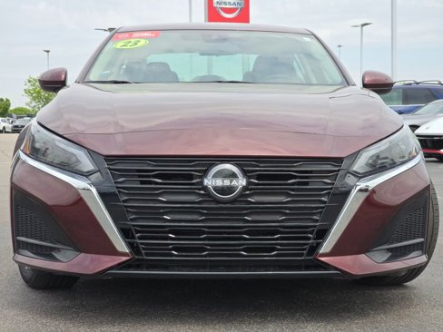 Used 2023 Nissan Altima 2.5 SV image 14