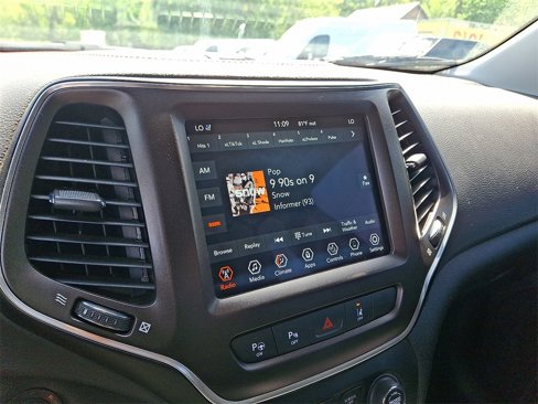 Used 2021 Jeep Cherokee Trailhawk w/ Technology Group image 16