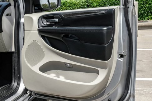 Used 2019 Dodge Grand Caravan SE image 43