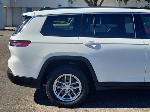 Certified 2023 Jeep Grand Cherokee L Laredo image 6