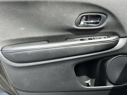 Used 2021 Honda HR-V Sport image 27