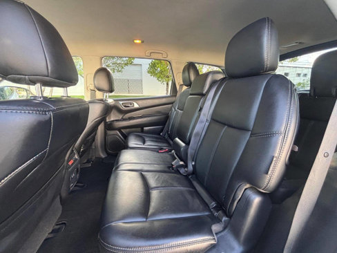 Used 2019 Nissan Pathfinder SL image 14