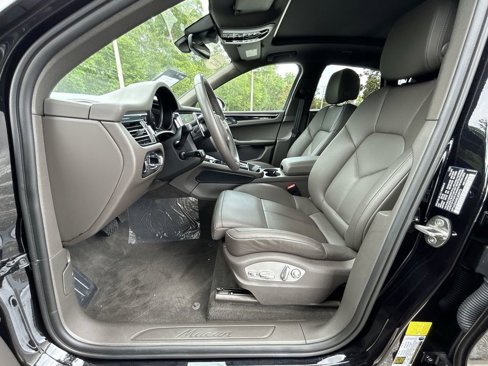 New 2025 Porsche Macan image 15