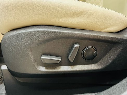 Used 2023 Ford Edge Titanium image 25