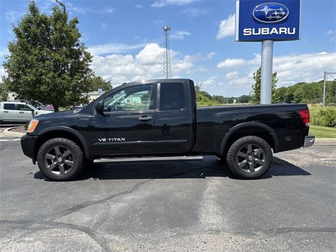 Used 2015 Nissan Titan SV w/ SV Value Truck Package image 7