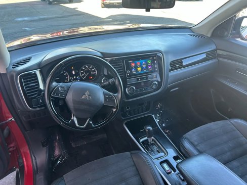 Used 2019 Mitsubishi Outlander SE image 4