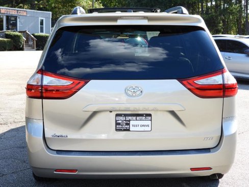 Used 2015 Toyota Sienna XLE image 14