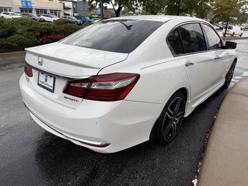 Used 2017 Honda Accord Sport image 11
