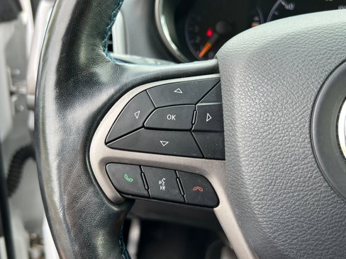 Used 2020 Jeep Grand Cherokee Laredo image 10