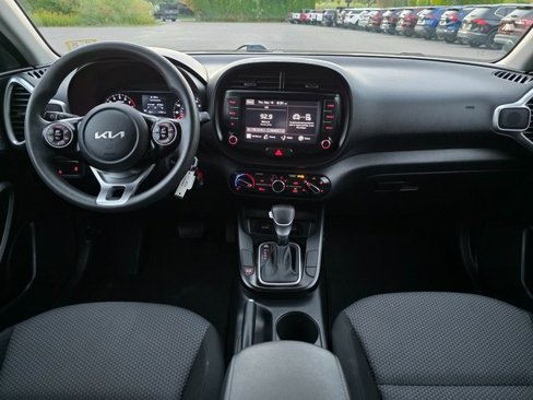 Certified 2022 Kia Soul LX w/ Technology Package image 21