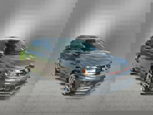 Used 2017 Volkswagen Jetta GLI image 2