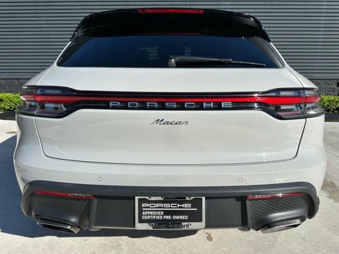 Used 2022 Porsche Macan image 13