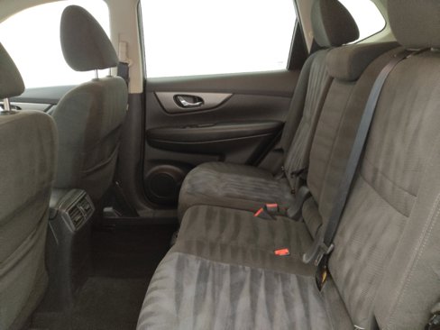Used 2016 Nissan Rogue SV image 18