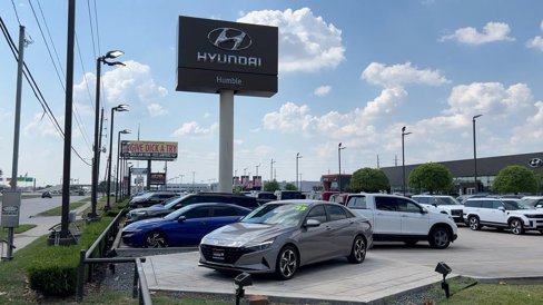 Used 2023 Hyundai Elantra SEL w/ Convenience Package image 42