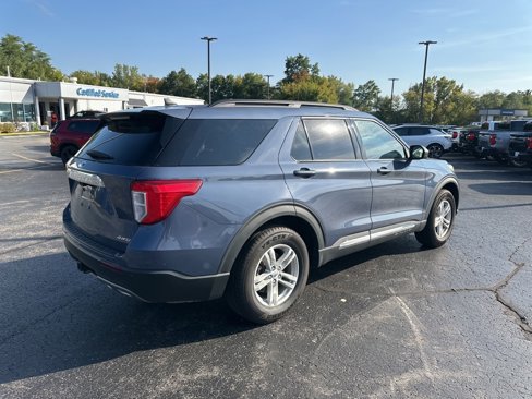 Used 2021 Ford Explorer XLT w/ Equipment Group 202A image 3