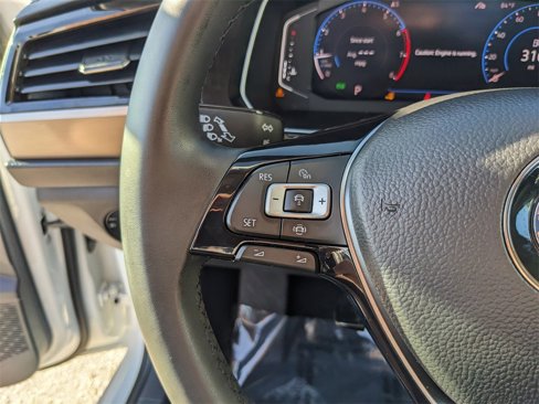 Certified 2020 Volkswagen Jetta SEL Premium image 31