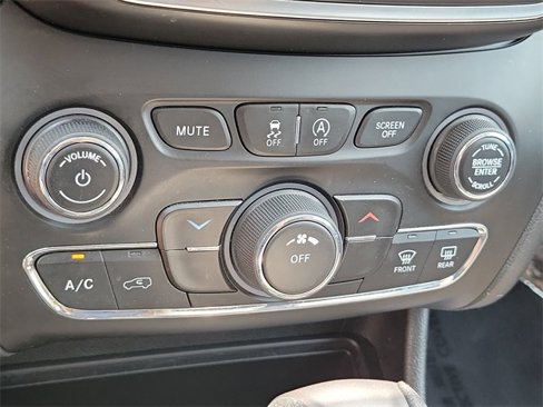 Used 2019 Jeep Cherokee Latitude w/ Popular Appearance Group image 45