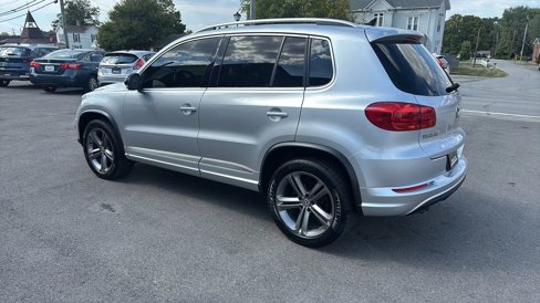 Used 2017 Volkswagen Tiguan Sport image 9