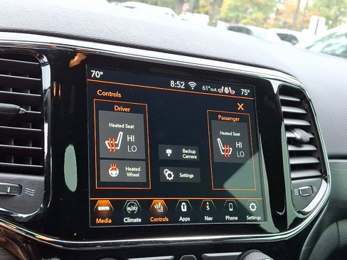 Used 2019 Jeep Grand Cherokee Laredo image 29