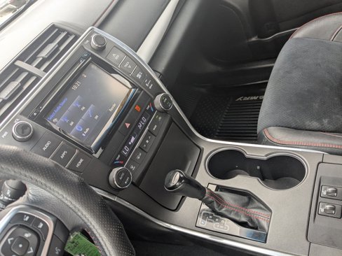 Used 2015 Toyota Camry XSE image 15