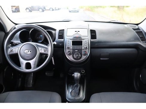 Used 2011 Kia Soul + image 8