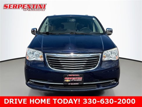 Used 2014 Chrysler Town & Country Touring-L image 3