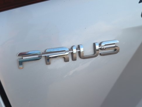 Used 2021 Toyota Prius L Eco image 27