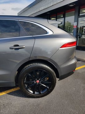 Used 2018 Jaguar F-PACE Prestige image 9