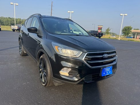 Used 2018 Ford Escape SE w/ SE Sport Appearance Package image 3