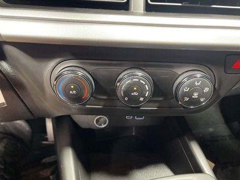 Used 2024 Chevrolet Trax LS image 28