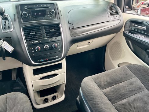 Used 2016 Dodge Grand Caravan American Value Package w/ UConnect Hands-Free Group image 20